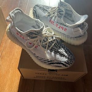 Yeezy 350 boost zebra